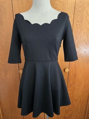 LULUS Tip The Scallops Black Scalloped Skater Dress. Size Large.